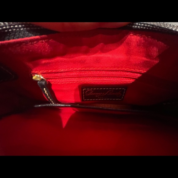 Red Purse - Picture 4 of 4